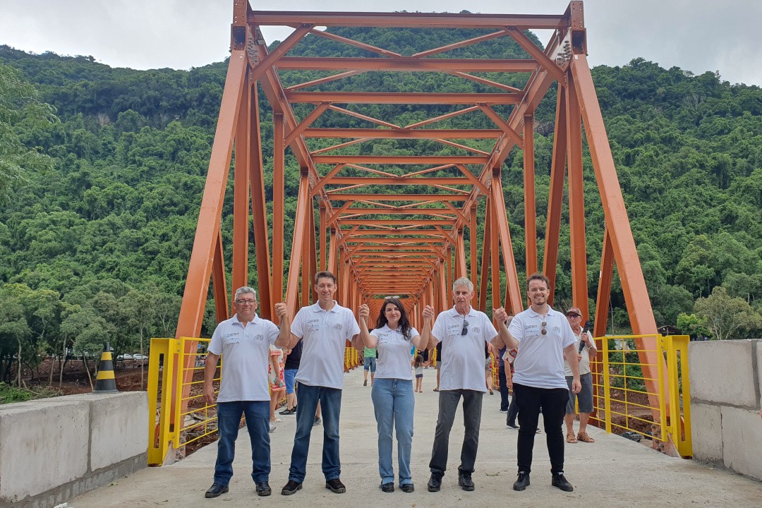 Ponte de Nova Roma do sul